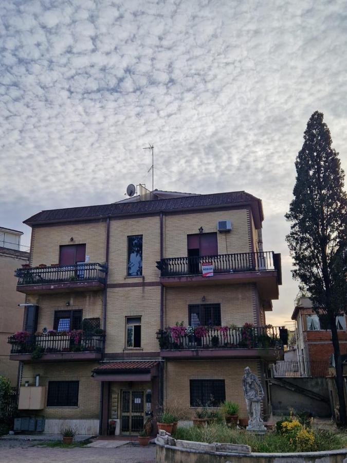 شقة At Monica'S In Rome - Stazione Labaro المظهر الخارجي الصورة